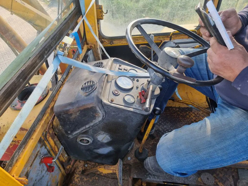 Traktor John Deere JD410: slika 10 Traktor John Deere JD410: slika 10