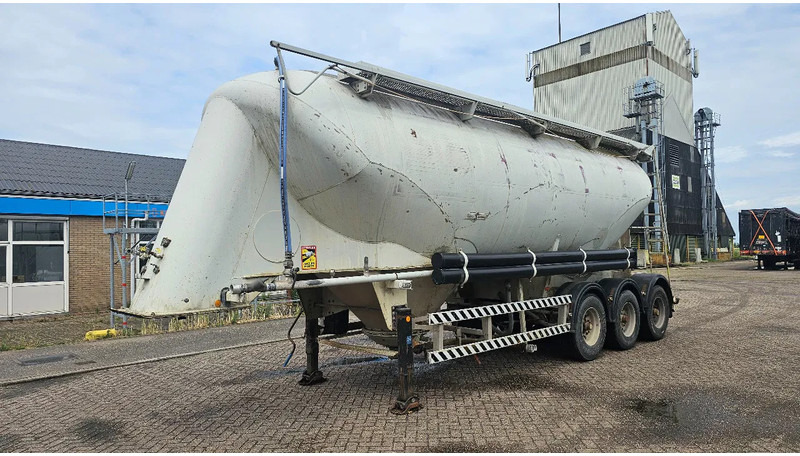 SPITZER Eurovrac Silo 43m3 - Poluprikolica cisterna: slika 1 SPITZER Eurovrac Silo 43m3 - Poluprikolica cisterna: slika 1
