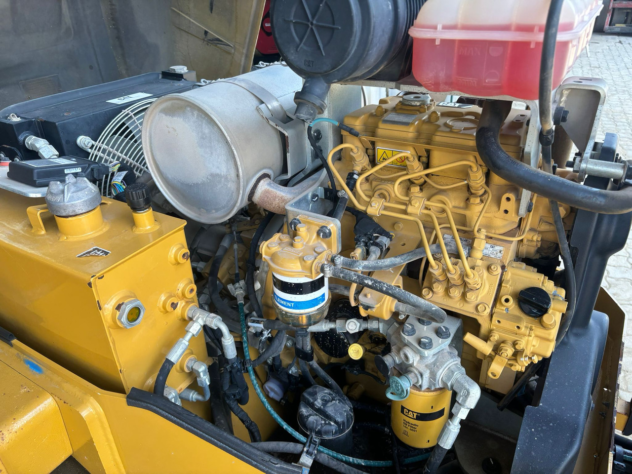 Mini valjak CATERPILLAR CB 4 B: slika 10 Mini valjak CATERPILLAR CB 4 B: slika 10