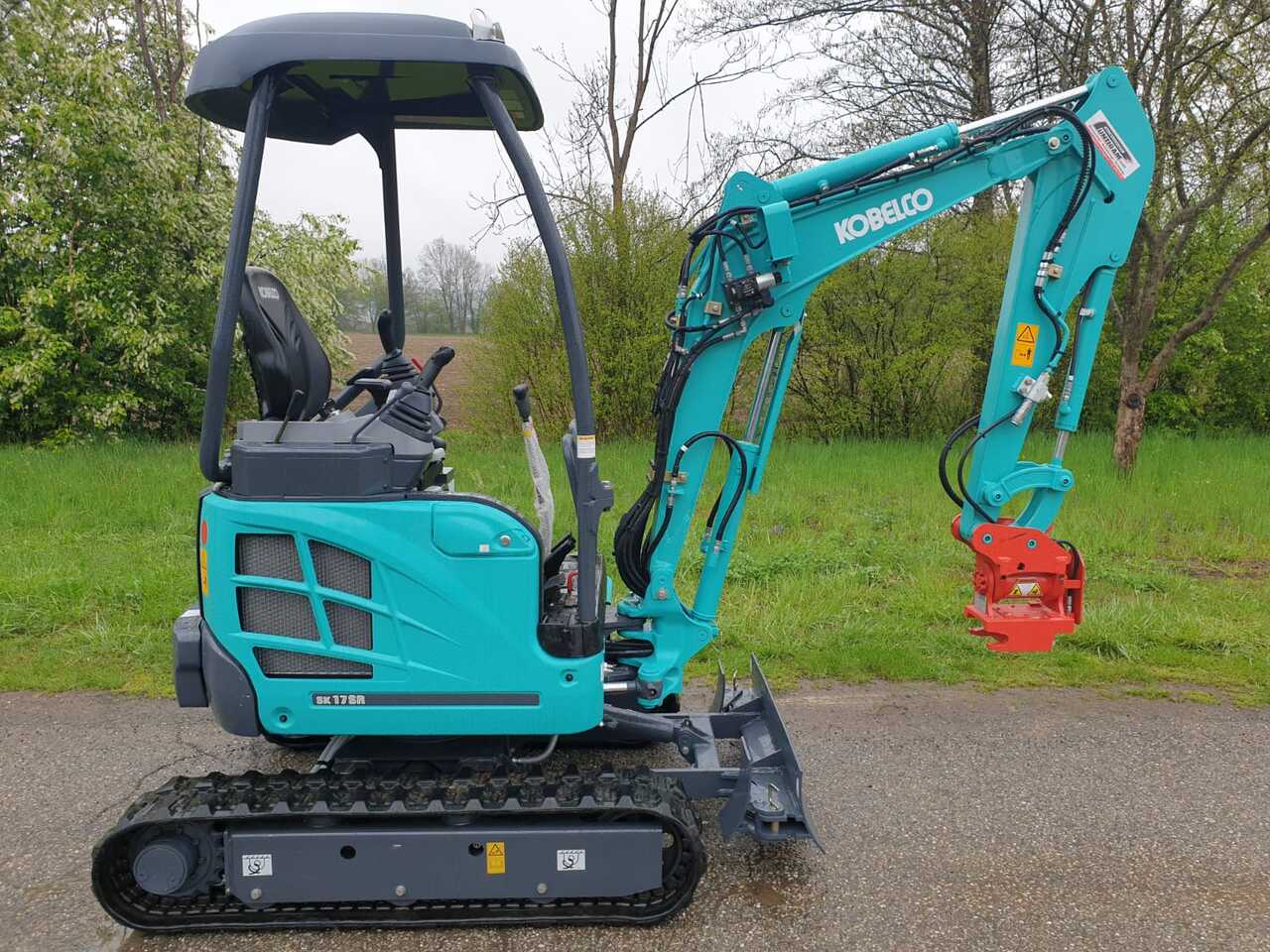 KOBELCO SK 17 SR-3E - Mini bager: slika 2 KOBELCO SK 17 SR-3E - Mini bager: slika 2