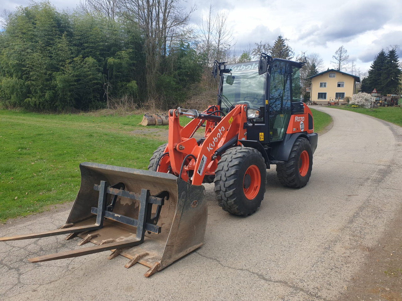 KUBOTA R 070 - Utovarivač točkaš: slika 3 KUBOTA R 070 - Utovarivač točkaš: slika 3
