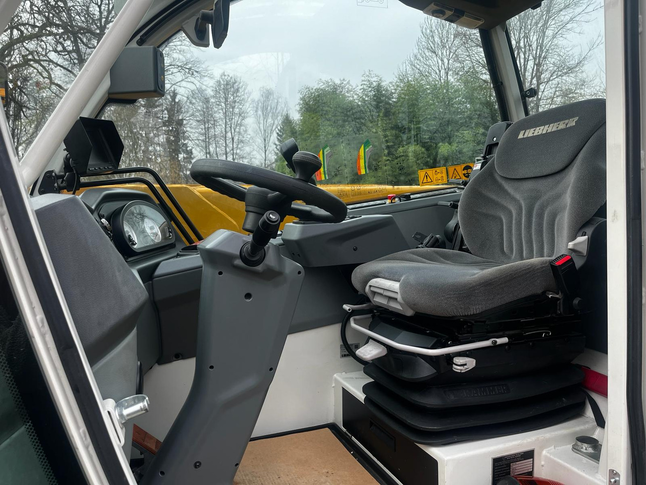 Teleskopski utovarivač na točkovima LIEBHERR T 60-9s: slika 14