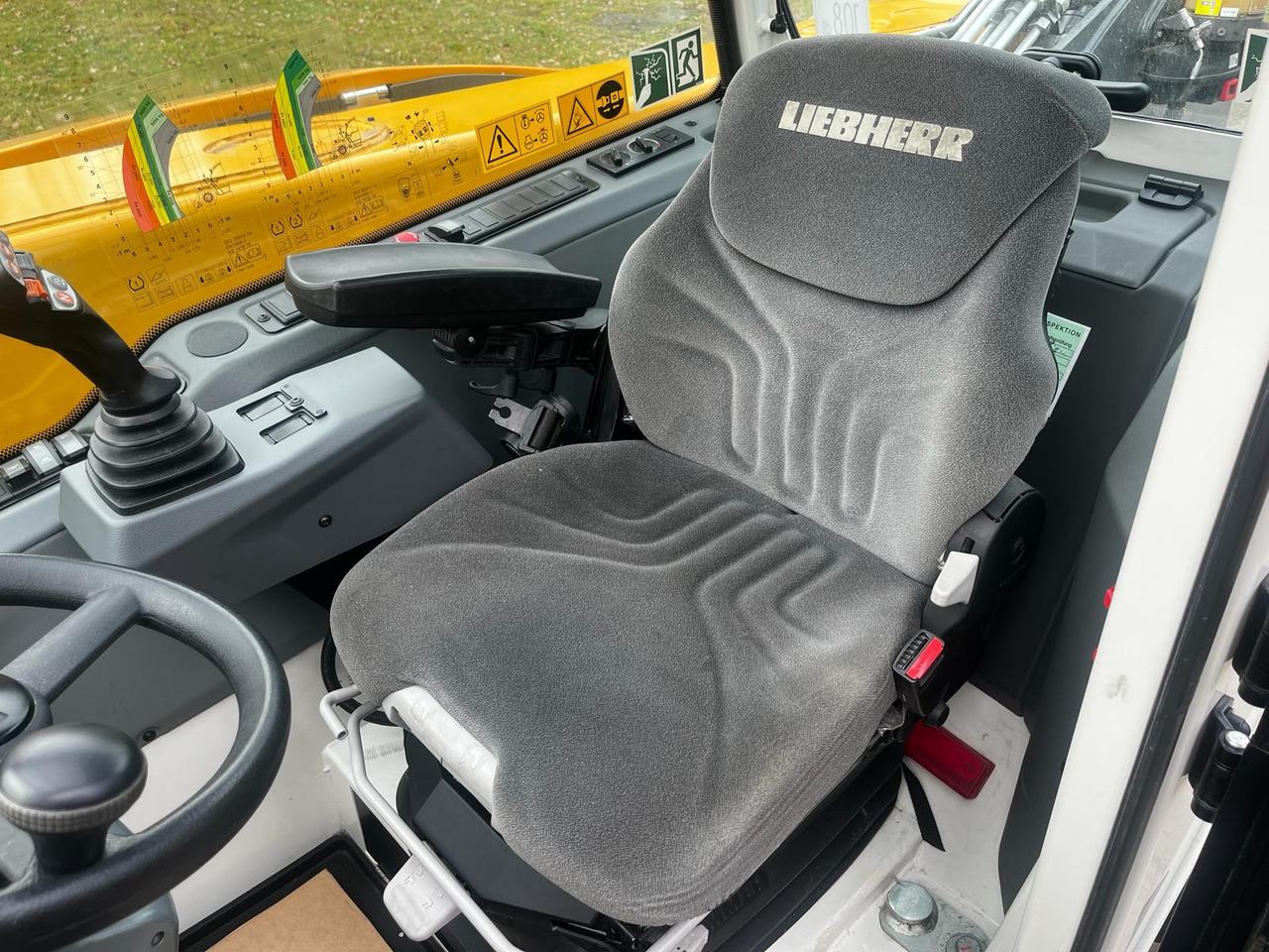 Teleskopski utovarivač na točkovima LIEBHERR T 60-9s: slika 15