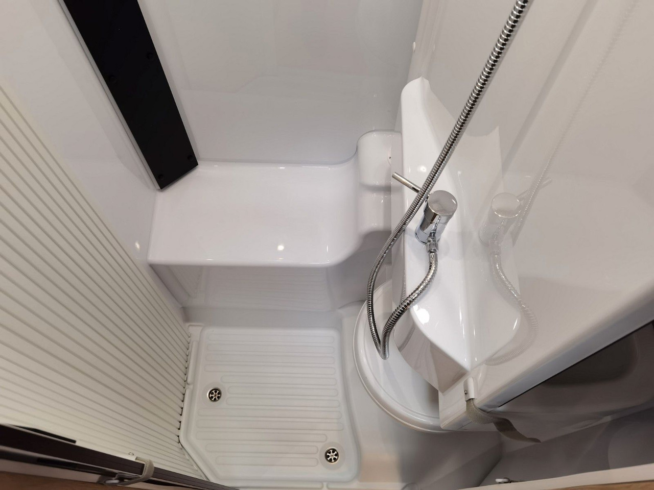 Poluintegrisani kamper Chausson 627 TITANIUM / - 2026 - / EINZELBETTEN & HUBBETT: slika 24