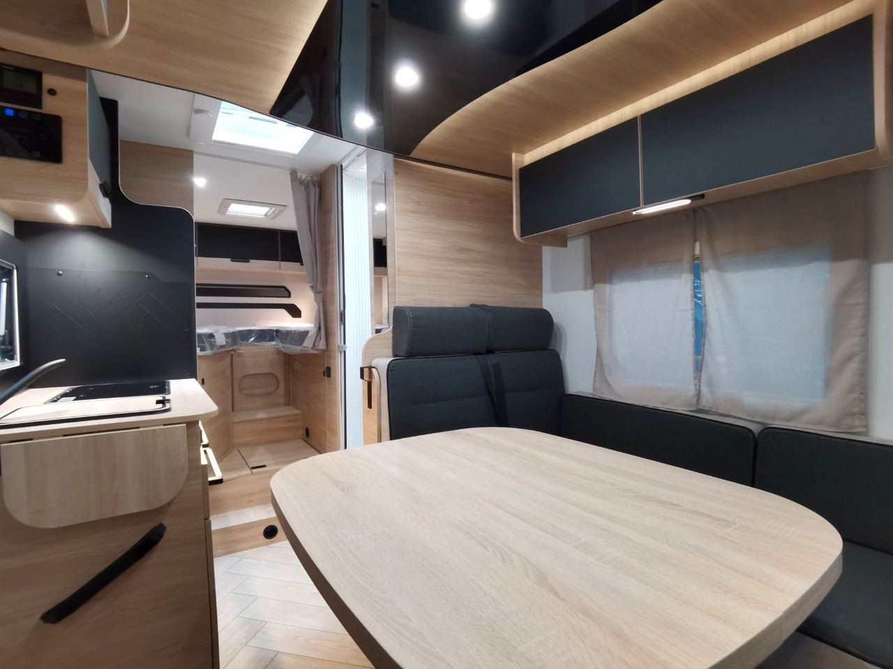 Poluintegrisani kamper Chausson 627 TITANIUM / - 2026 - / EINZELBETTEN & HUBBETT: slika 16