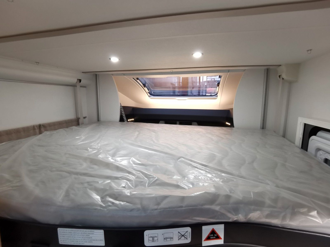 Poluintegrisani kamper Chausson 627 TITANIUM / - 2026 - / EINZELBETTEN & HUBBETT: slika 22