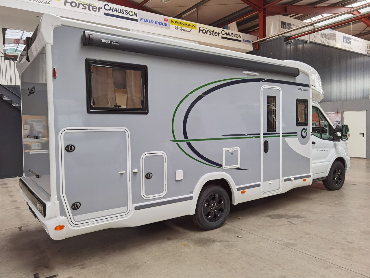 Chausson 797 TITANIUM / -2026- / 165PS-8G. / EINZELBETTEN - Poluintegrisani kamper: slika 4 Chausson 797 TITANIUM / -2026- / 165PS-8G. / EINZELBETTEN - Poluintegrisani kamper: slika 4