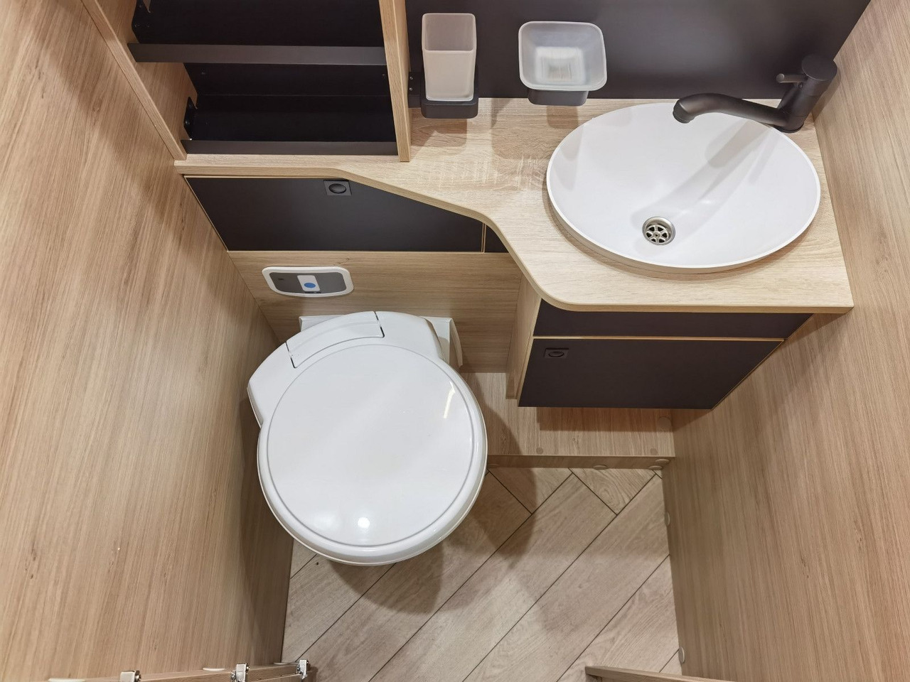 Poluintegrisani kamper Chausson 797 TITANIUM / - 2026 - / 4.1T. / EINZELBETTEN: slika 18