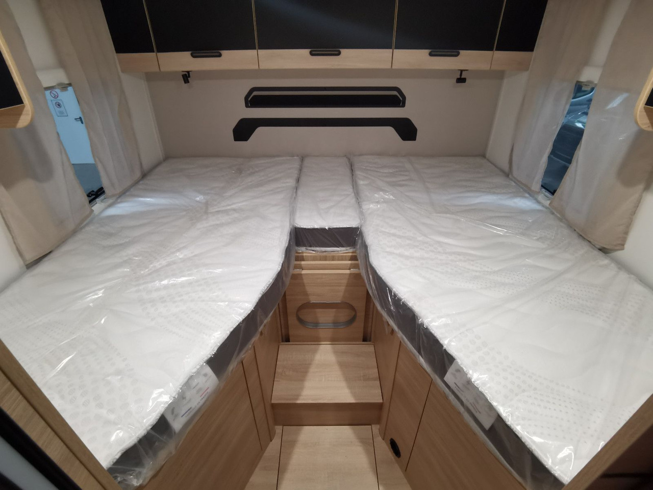 Poluintegrisani kamper Chausson 797 TITANIUM / - 2026 - / 4.1T. / EINZELBETTEN: slika 16