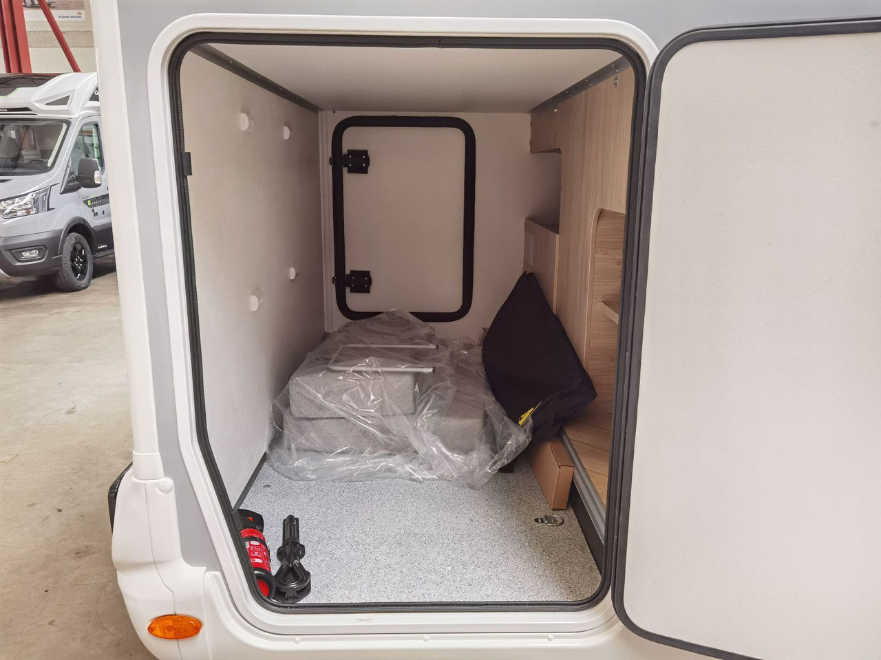 Poluintegrisani kamper Chausson 797 TITANIUM / - 2026 - / 4.1T. / EINZELBETTEN: slika 11