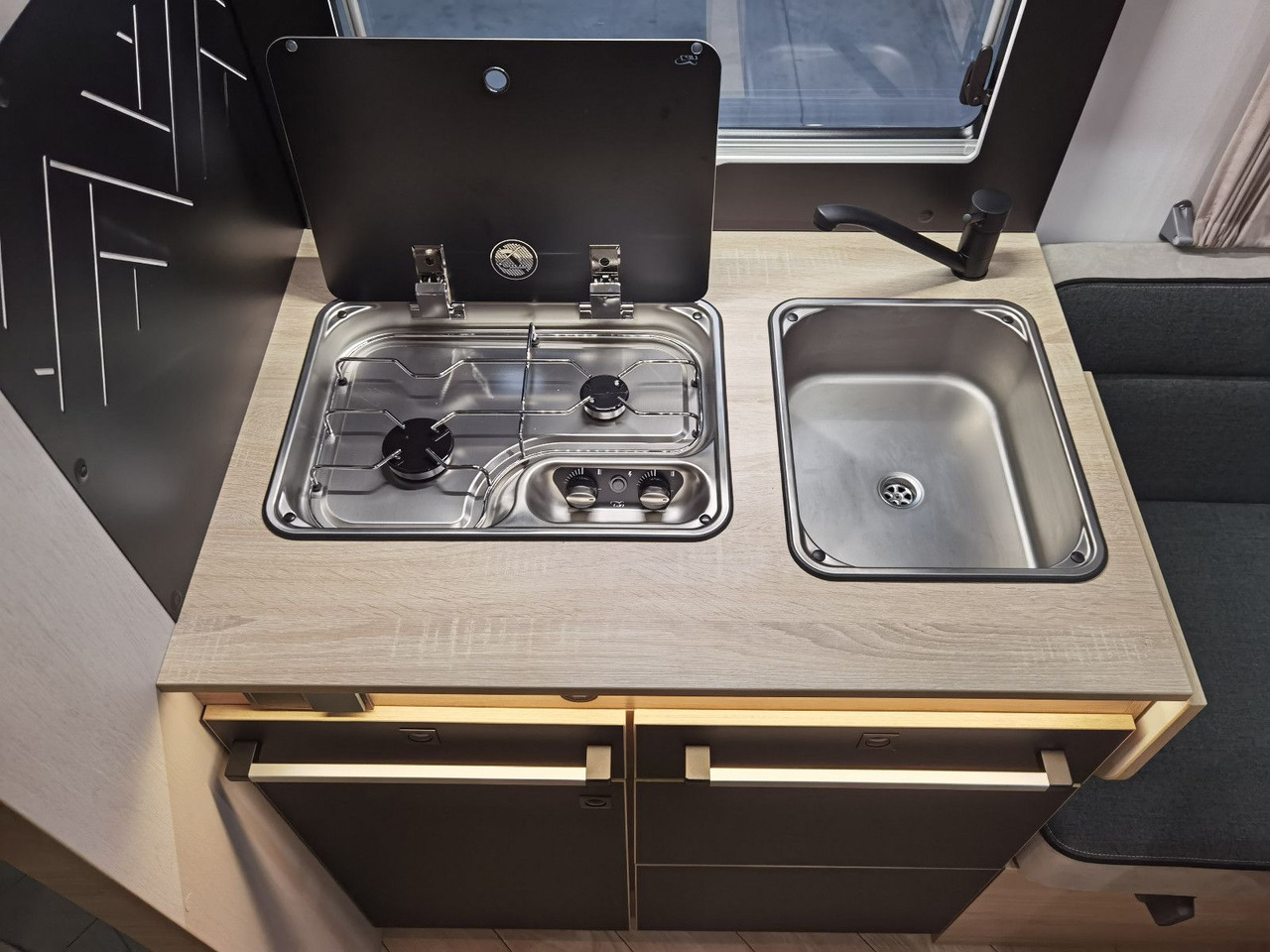 Poluintegrisani kamper Chausson 797 TITANIUM / - 2026 - / 4.1T. / EINZELBETTEN: slika 14