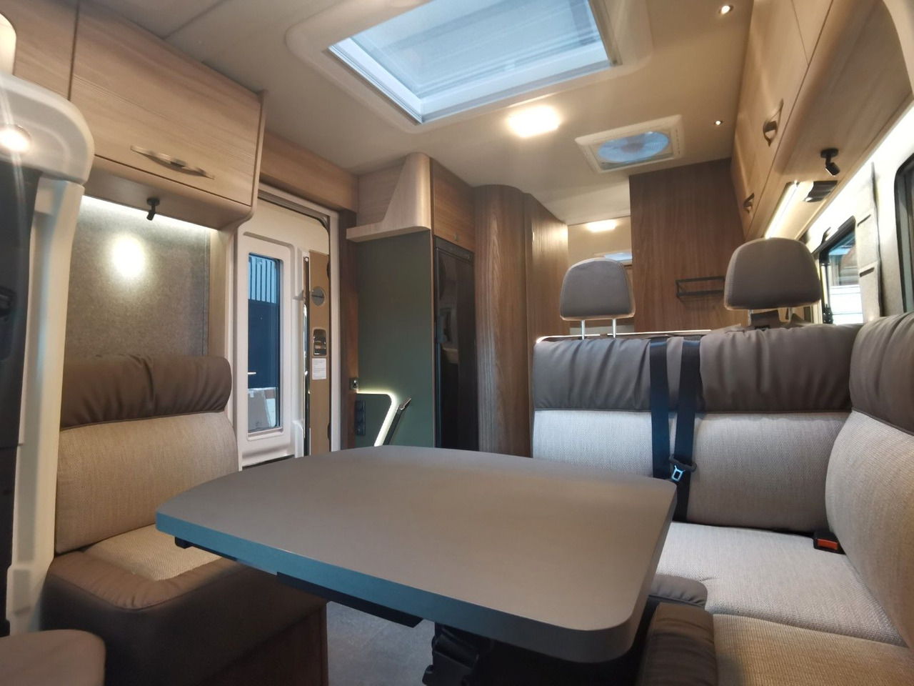 Lizing  Eura Mobil PROFILA T 726 EB /-2025-/ MONDIAL PLUS & S-PAKET Eura Mobil PROFILA T 726 EB /-2025-/ MONDIAL PLUS & S-PAKET: slika 14