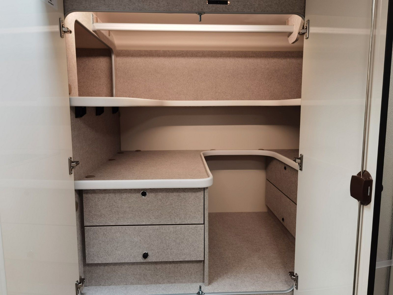 Poluintegrisani kamper Forster T 639 LF /-2026- / 165 PS-8G / HUBBETT & RAUMBAD: slika 21