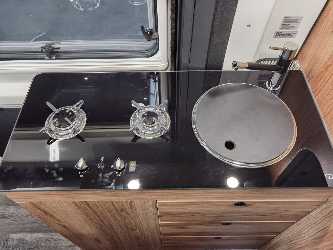 Karmann DEXTER 600 /2026/8G.AUTOM./ EINZELBETTEN 5.99M - Kamp kombi: slika 5 Karmann DEXTER 600 /2026/8G.AUTOM./ EINZELBETTEN 5.99M - Kamp kombi: slika 5