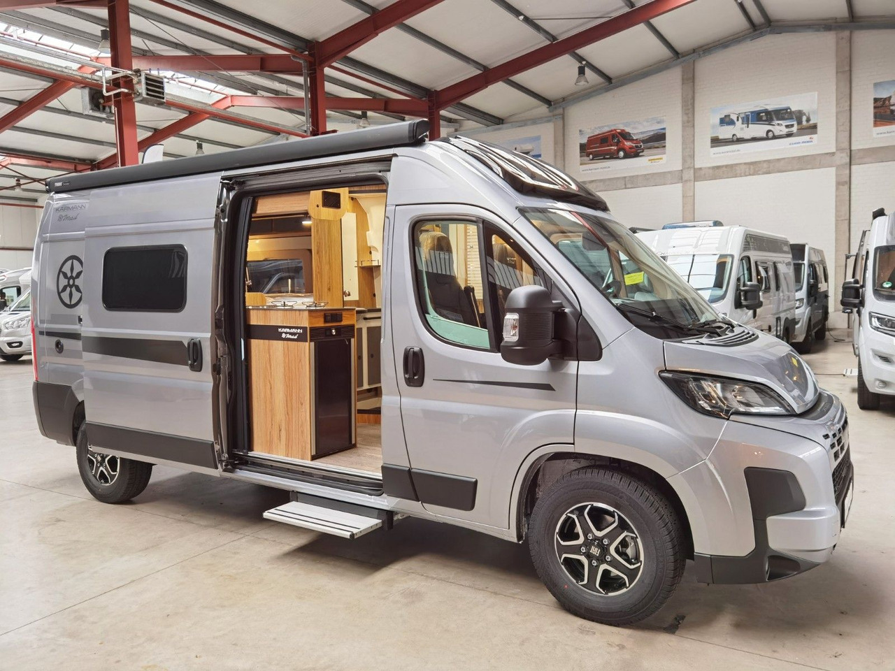 Kamp kombi Karmann DEXTER 600 /- 2026-/ EINZELBETTEN & BAR VERSION: slika 10