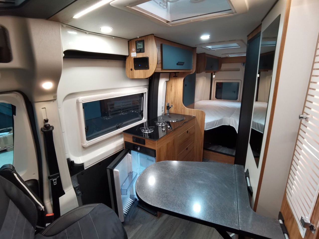 Kamp kombi Karmann DEXTER 600 /- 2026-/ EINZELBETTEN & BAR VERSION: slika 22