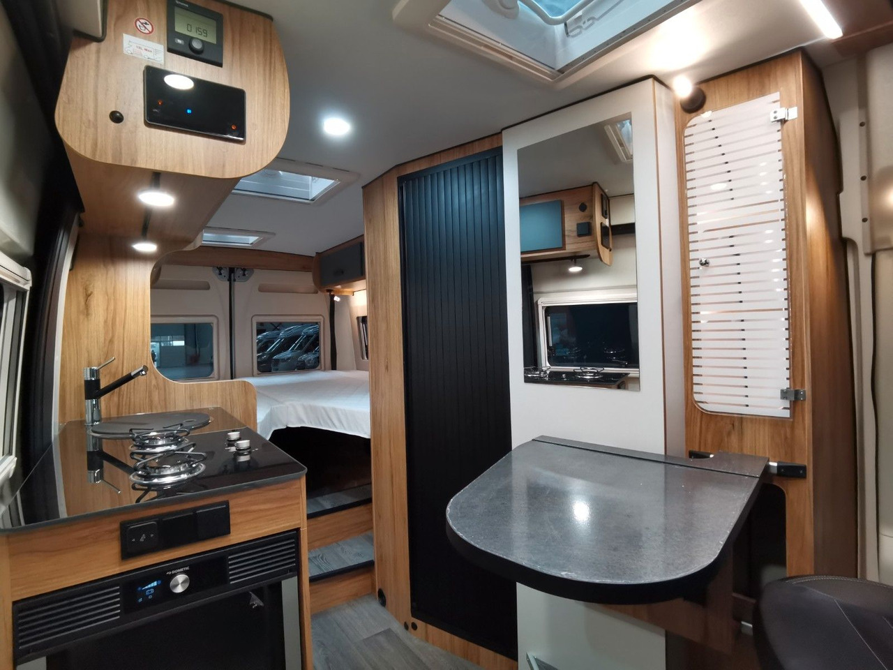 Kamp kombi Karmann DEXTER 600 /- 2026-/ EINZELBETTEN & BAR VERSION: slika 13