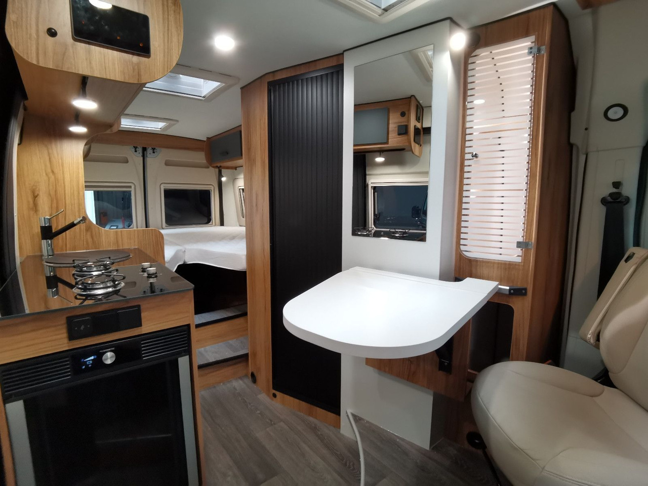 Karmann DEXTER 600 /MODELL 2026/ EINZELBETTEN 5.99M - Kamp kombi: slika 4 Karmann DEXTER 600 /MODELL 2026/ EINZELBETTEN 5.99M - Kamp kombi: slika 4