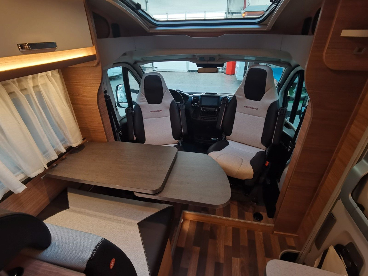 Poluintegrisani kamper Weinsberg CARACOMPACT 600 MEG PEPPER / 180PS- 8G-AUTOMATIK: slika 13