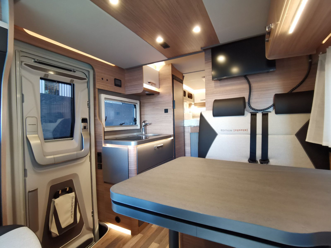 Lizing  Weinsberg CARACOMPACT SUITE 640 MEG PEPPER / - MODELL 2025 Weinsberg CARACOMPACT SUITE 640 MEG PEPPER / - MODELL 2025: slika 13