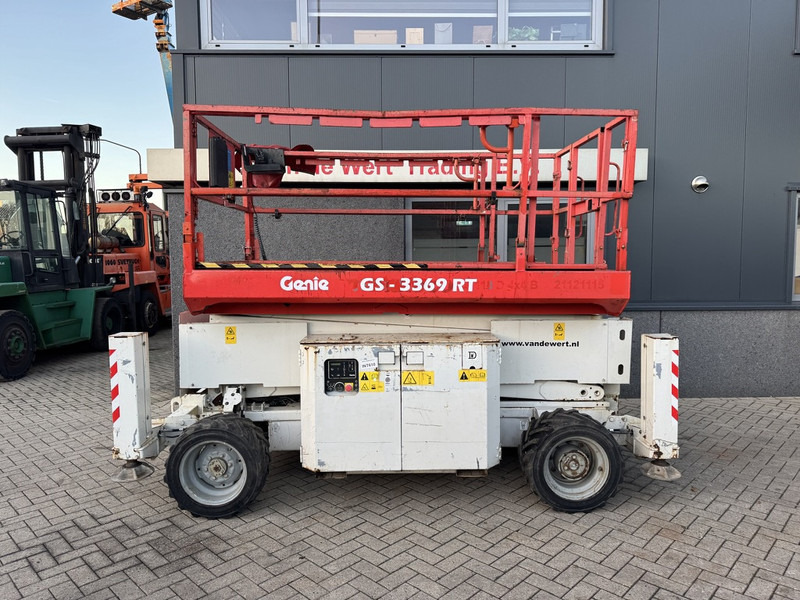 Genie GS 3369 RT Hoogwerker / Arbeitsbuhne 12mtr werkhoogte 4x4 Kubota DIESEL 2013 - Lift u obliku makaza: slika 1 Genie GS 3369 RT Hoogwerker / Arbeitsbuhne 12mtr werkhoogte 4x4 Kubota DIESEL 2013 - Lift u obliku makaza: slika 1