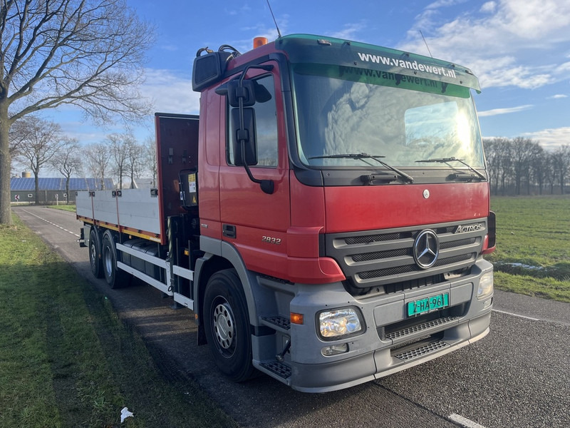 Mercedes-Benz ACTROS 2832 - MKG HKL140 - automaat - EURO5 -lift/stuur as - 600dkm - 2006 - Kamion sa tovarnim sandukom, Kamion sa dizalicom: slika 4 Mercedes-Benz ACTROS 2832 - MKG HKL140 - automaat - EURO5 -lift/stuur as - 600dkm - 2006 - Kamion sa tovarnim sandukom, Kamion sa dizalicom: slika 4