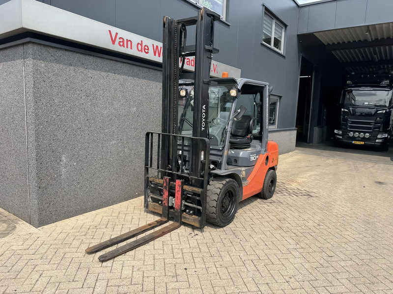 Toyota 02-8 FDF 30 - Dizel viljuškar: slika 3 Toyota 02-8 FDF 30 - Dizel viljuškar: slika 3