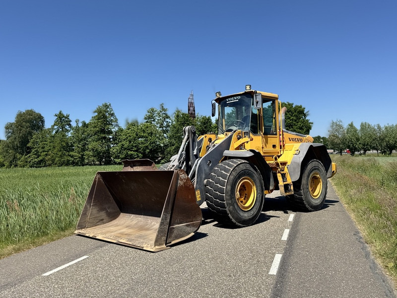 Volvo L110E - Shovel - Wheelloader - 2005 - 9375 hours - Utovarivač točkaš: slika 1 Volvo L110E - Shovel - Wheelloader - 2005 - 9375 hours - Utovarivač točkaš: slika 1