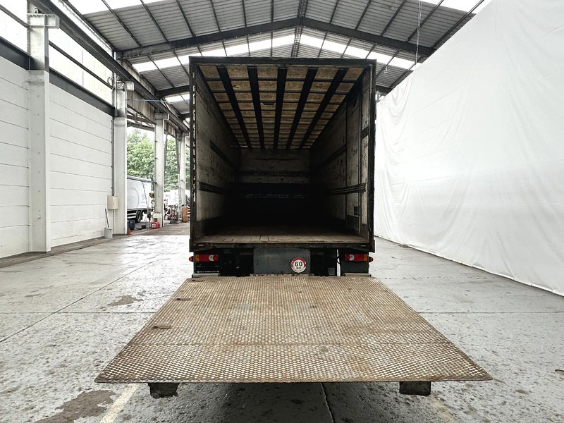 DAF LF 55.220 AE45 LAMMES/LAMMES - BLATT / BLATT - Kamion sa zatvorenim sandukom: slika 4 DAF LF 55.220 AE45 LAMMES/LAMMES - BLATT / BLATT - Kamion sa zatvorenim sandukom: slika 4