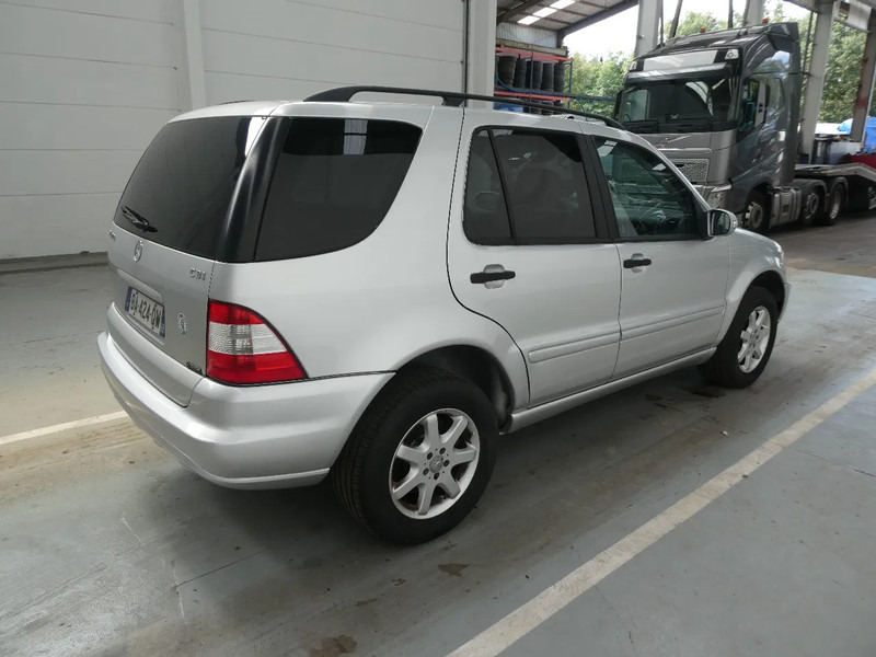 Mercedes-Benz M-Klasse ML 270 CDI 4x4 - SUV: slika 5 Mercedes-Benz M-Klasse ML 270 CDI 4x4 - SUV: slika 5