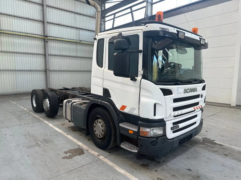Scania P230 6X2 / Essieu relevable directionnel / Stuurbare liftas / Steerable lift axle / RETARDER / 481205 - Kamion sa golom šasijom i zatvorenom kabinom: slika 5 Scania P230 6X2 / Essieu relevable directionnel / Stuurbare liftas / Steerable lift axle / RETARDER / 481205 - Kamion sa golom šasijom i zatvorenom kabinom: slika 5
