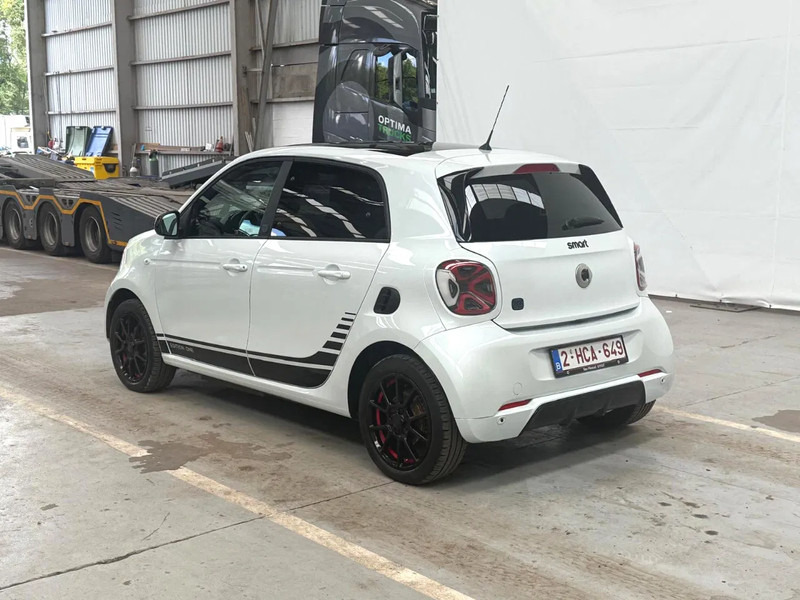 Smart Forfour ONE EQ / 100% ELECTRIC / BRABUS ALLOY WHEELS /EDITION ONE - Automobil: slika 3 Smart Forfour ONE EQ / 100% ELECTRIC / BRABUS ALLOY WHEELS /EDITION ONE - Automobil: slika 3