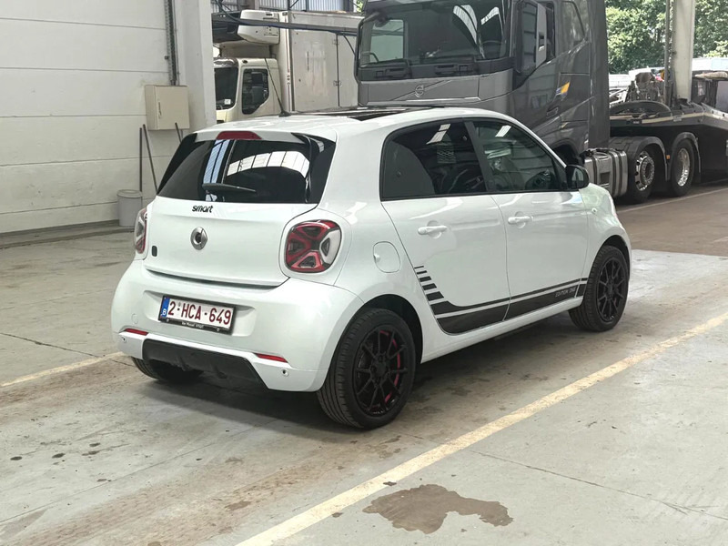 Smart Forfour ONE EQ / 100% ELECTRIC / BRABUS ALLOY WHEELS /EDITION ONE - Automobil: slika 5 Smart Forfour ONE EQ / 100% ELECTRIC / BRABUS ALLOY WHEELS /EDITION ONE - Automobil: slika 5
