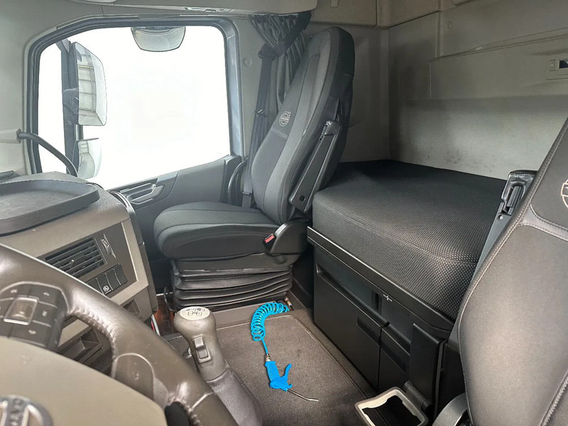 Tegljač Volvo FH 13.460 Globetrotter / 6x2 / VEB / 469612 km / EURO 6 /PTO: slika 11