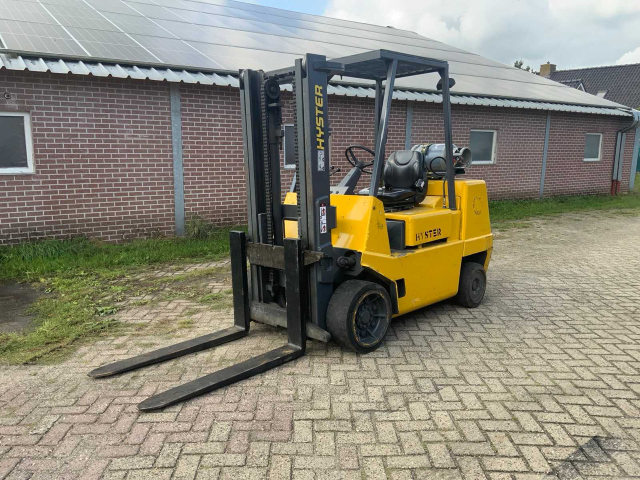1999 HYSTER S4.00XL FORKLIFT TRUCK - Viljuškar: slika 1 1999 HYSTER S4.00XL FORKLIFT TRUCK - Viljuškar: slika 1
