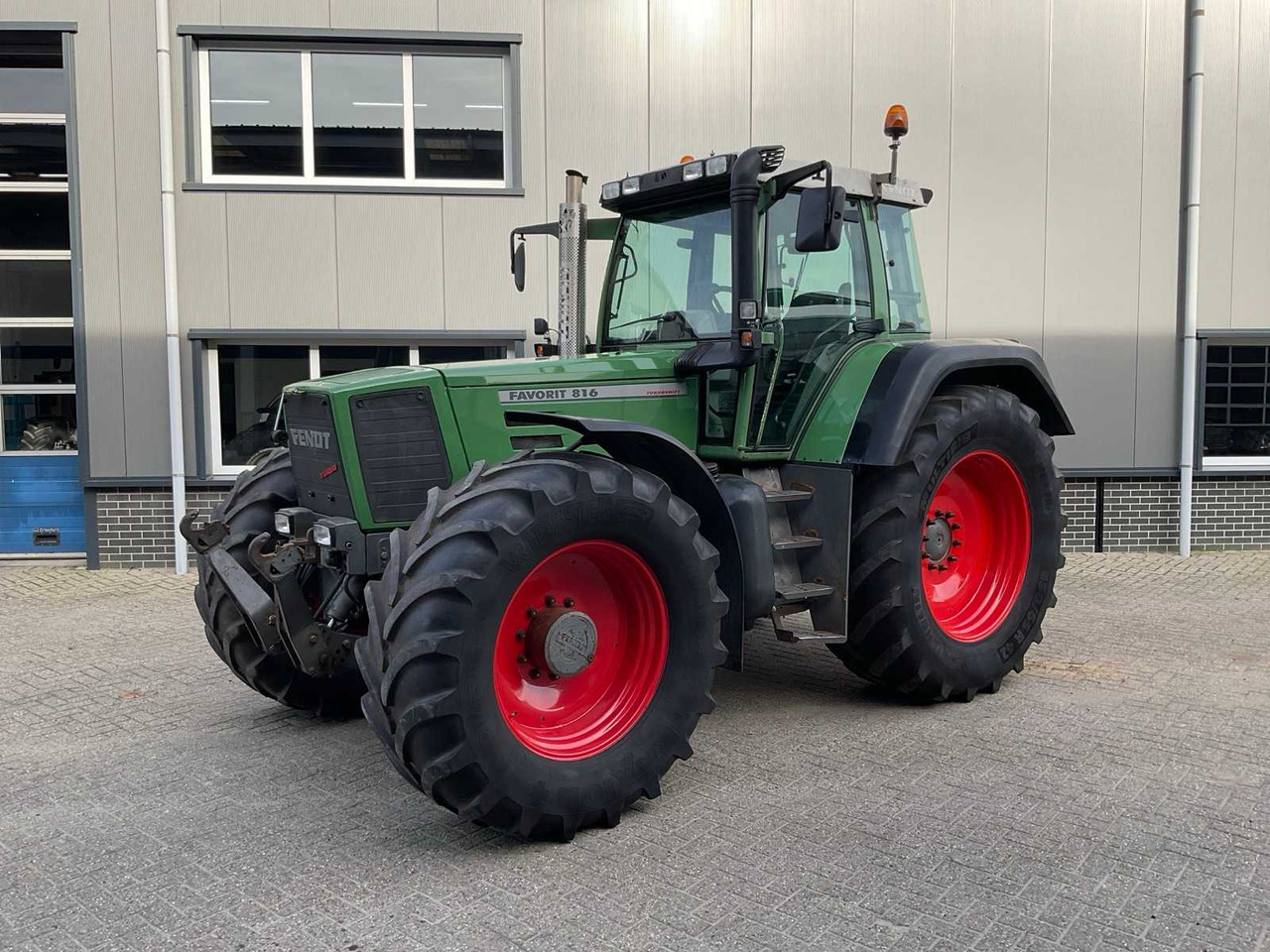 2000 FENDT FAVORIT 816 ALL-WHEEL DRIVE AGRICULTURAL TRACTOR - Traktor: slika 1 2000 FENDT FAVORIT 816 ALL-WHEEL DRIVE AGRICULTURAL TRACTOR - Traktor: slika 1