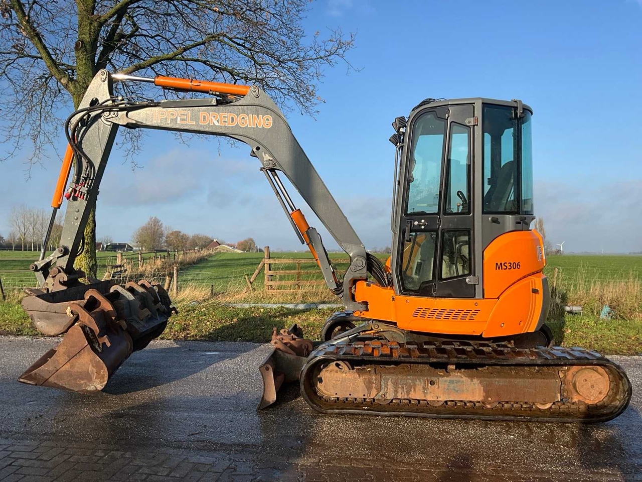 2002 YANMAR V1055 CRAWLER EXCAVATOR - Bager: slika 4 2002 YANMAR V1055 CRAWLER EXCAVATOR - Bager: slika 4