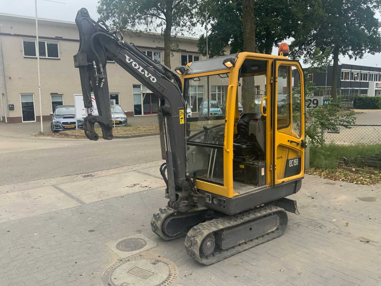 2005 VOLVO EC15B XR MINI EXCAVATOR WITH CW05 QUICK COUPLER AND 3 EXCAVATOR BUCKETS - Mini bager: slika 1 2005 VOLVO EC15B XR MINI EXCAVATOR WITH CW05 QUICK COUPLER AND 3 EXCAVATOR BUCKETS - Mini bager: slika 1