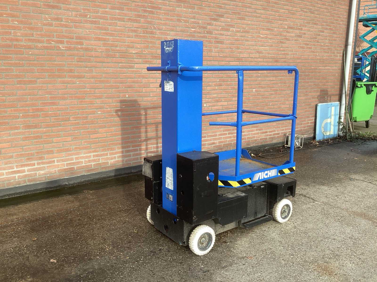 2008 AICHI SV 04 B AERIAL PLATFORM - Vazdušna platforma: slika 4 2008 AICHI SV 04 B AERIAL PLATFORM - Vazdušna platforma: slika 4