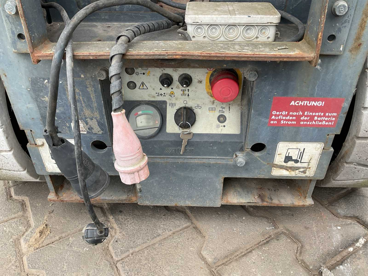 2008 - AICHI - SV060NL - SCISSOR LIFT - Vazdušna platforma: slika 5 2008 - AICHI - SV060NL - SCISSOR LIFT - Vazdušna platforma: slika 5