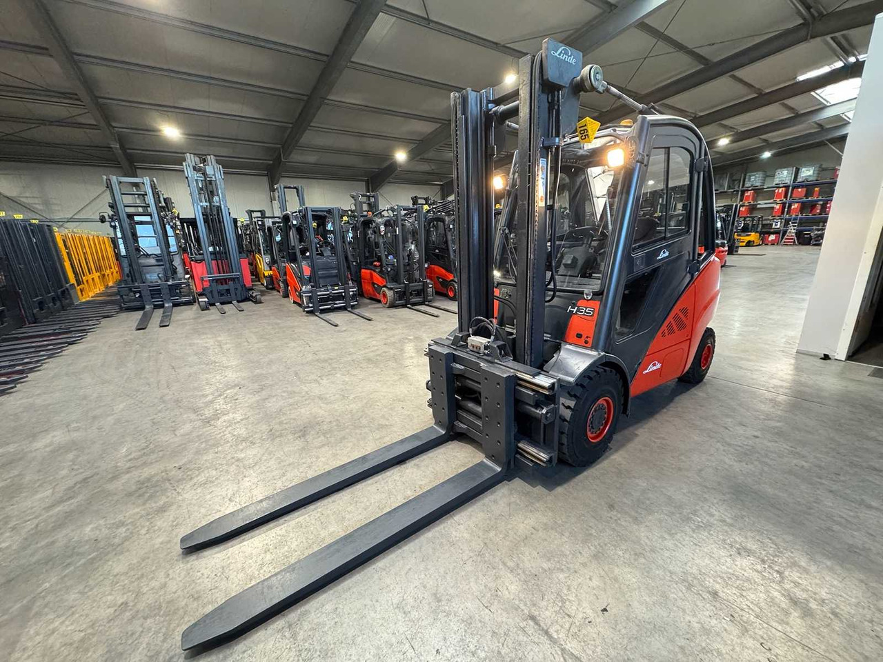 2008 SERVICE + UVV 01/2026 LINDE H35T 3.500KG 3.+4. VALVE WIDER 148CM FORK ADJUSTER GAS FORKLIFT FORKLIFT 10.543 HOURS - Viljuškar: slika 2 2008 SERVICE + UVV 01/2026 LINDE H35T 3.500KG 3.+4. VALVE WIDER 148CM FORK ADJUSTER GAS FORKLIFT FORKLIFT 10.543 HOURS - Viljuškar: slika 2