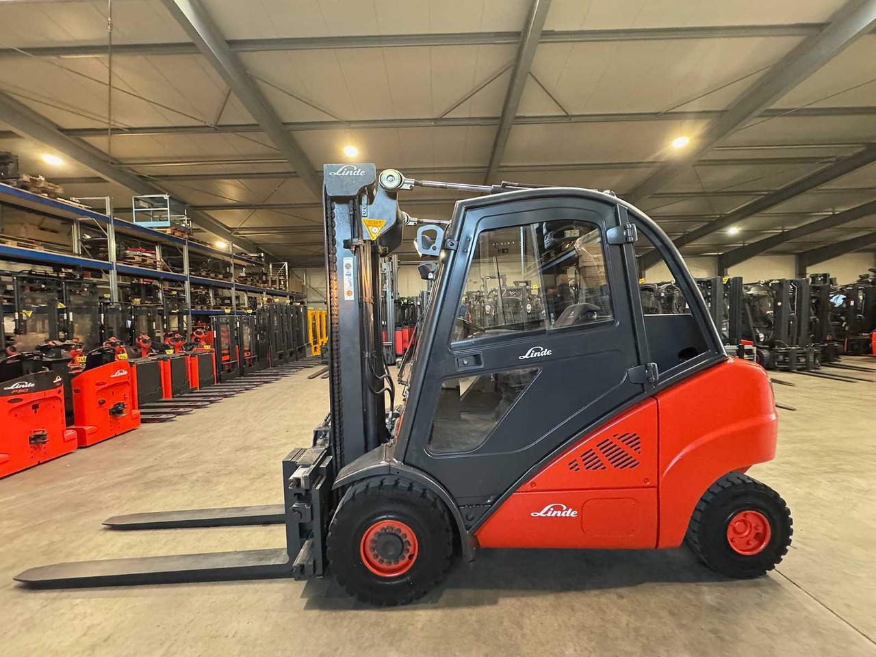 2008 SERVICE + UVV 01/2026 LINDE H35T 3.500KG 3.+4. VALVE WIDER 148CM FORK ADJUSTER GAS FORKLIFT FORKLIFT 10.543 HOURS - Viljuškar: slika 1 2008 SERVICE + UVV 01/2026 LINDE H35T 3.500KG 3.+4. VALVE WIDER 148CM FORK ADJUSTER GAS FORKLIFT FORKLIFT 10.543 HOURS - Viljuškar: slika 1