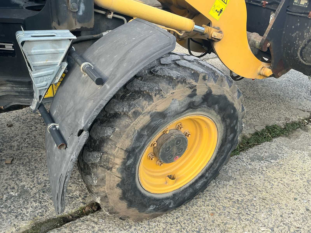 2011 KOMATSU FASTRAC WA90 SHOVEL - Utovarivač točkaš: slika 4 2011 KOMATSU FASTRAC WA90 SHOVEL - Utovarivač točkaš: slika 4