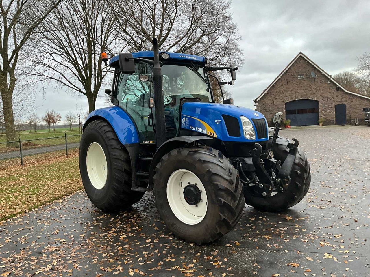 2011 NEW HOLLAND T6020 ELITE FOUR WHEEL DRIVE FARM TRACTOR - Traktor: slika 3 2011 NEW HOLLAND T6020 ELITE FOUR WHEEL DRIVE FARM TRACTOR - Traktor: slika 3