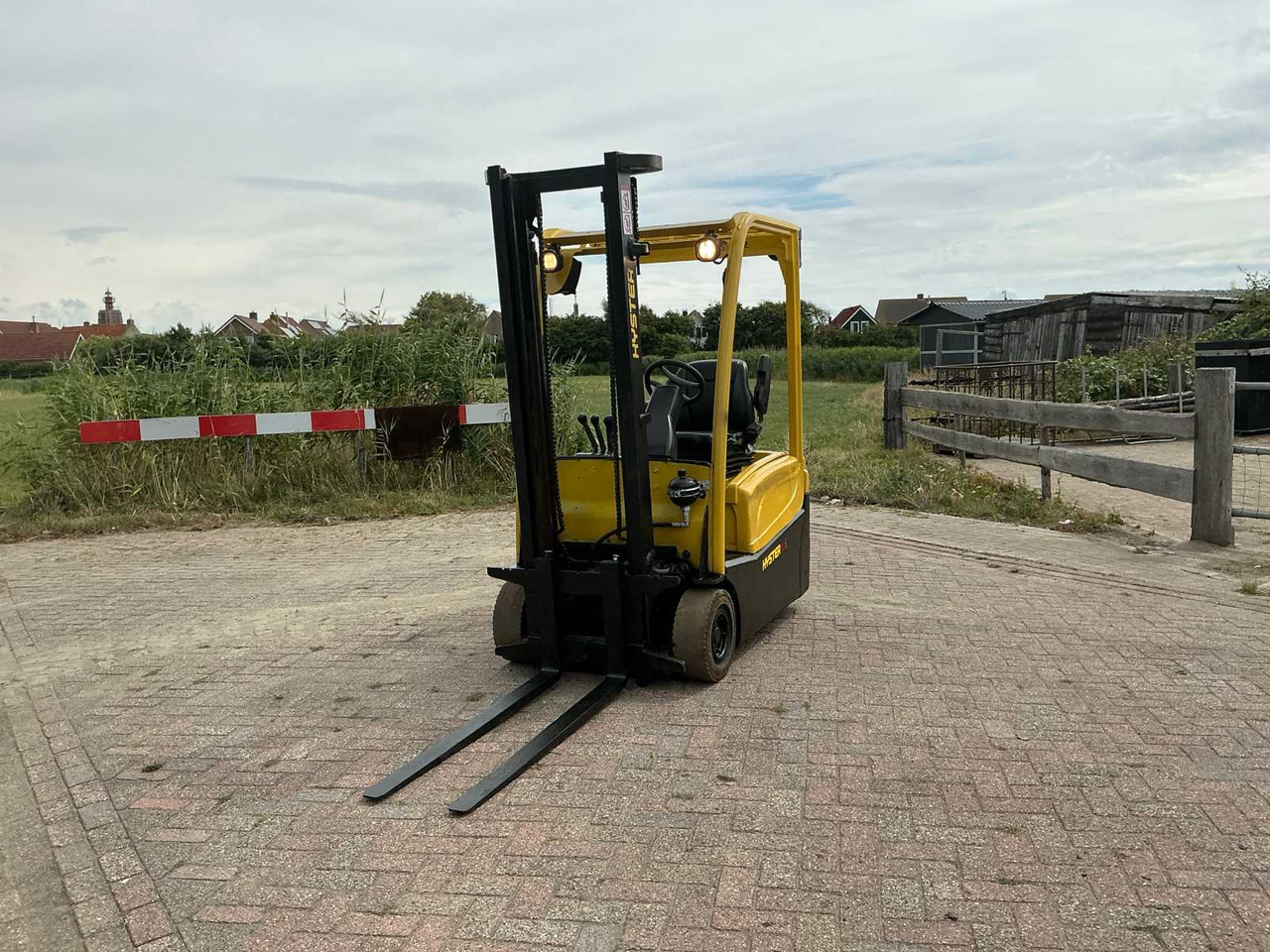 2016 HYSTER J16XNTMWB FORKLIFT - Viljuškar: slika 2 2016 HYSTER J16XNTMWB FORKLIFT - Viljuškar: slika 2