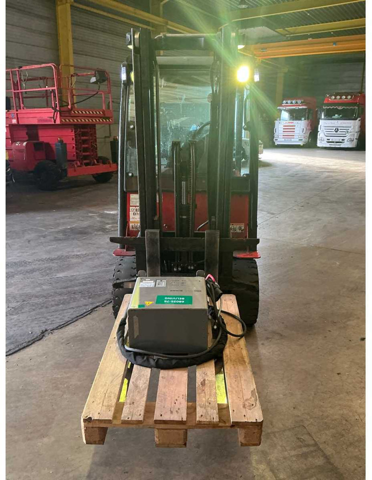 2016 HYSTER J2.5XN FORKLIFT TRUCK (68025-76) - Viljuškar: slika 2 2016 HYSTER J2.5XN FORKLIFT TRUCK (68025-76) - Viljuškar: slika 2