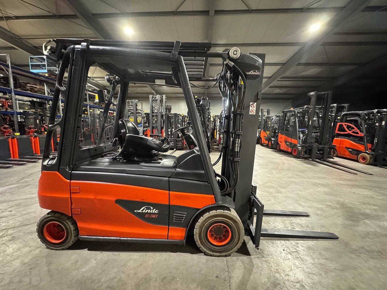 Viljuškar 2016 SERVICE + UVV 10/2026 LINDE E30L 3.000KG EVO TRIPLEX 3.+4.: slika 6 Viljuškar 2016 SERVICE + UVV 10/2026 LINDE E30L 3.000KG EVO TRIPLEX 3.+4.: slika 6