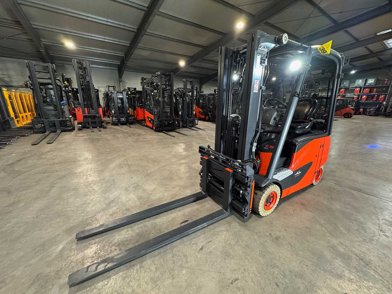 2018 SERVICE + UVV 11/2026 LINDE E16PH EVO TRIPLEX 3RD + 4TH VALVE 152CM FORK ADJUSTER ELECTRIC FORKLIFT 3,934 HOURS - Viljuškar: slika 3 2018 SERVICE + UVV 11/2026 LINDE E16PH EVO TRIPLEX 3RD + 4TH VALVE 152CM FORK ADJUSTER ELECTRIC FORKLIFT 3,934 HOURS - Viljuškar: slika 3