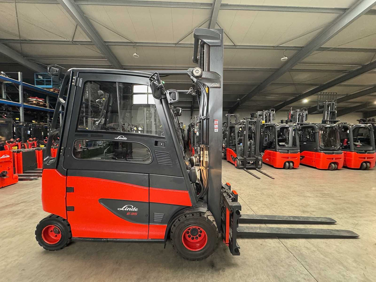 2018 SERVICE+UVV 11/2026 LINDE E35HL 3.500KG 3.+4. - Viljuškar: slika 4 2018 SERVICE+UVV 11/2026 LINDE E35HL 3.500KG 3.+4. - Viljuškar: slika 4