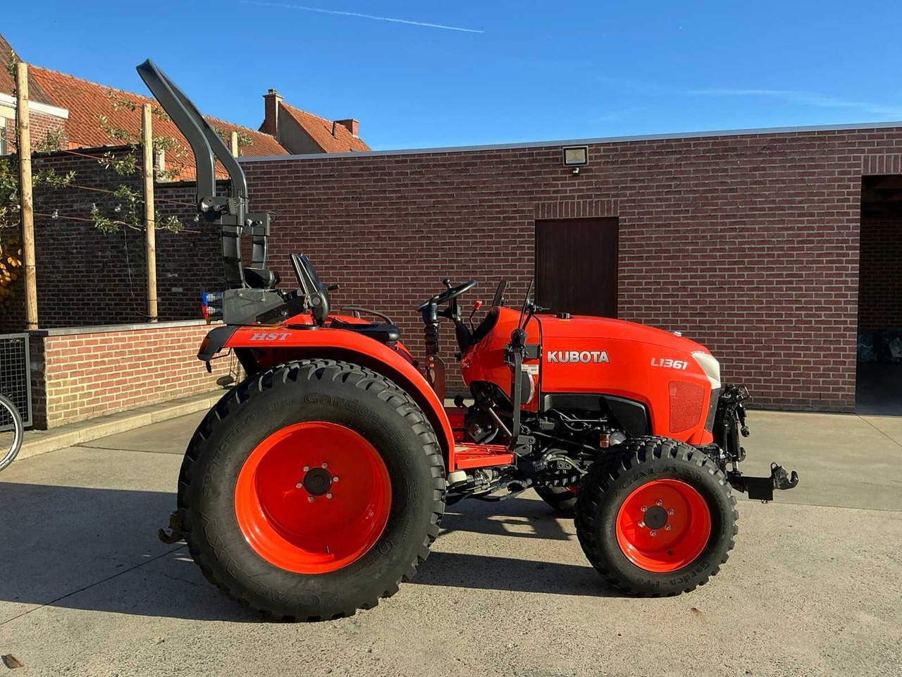2020 KUBOTA L1361 FOUR WHEEL DRIVE FARM TRACTOR - Traktor: slika 5 2020 KUBOTA L1361 FOUR WHEEL DRIVE FARM TRACTOR - Traktor: slika 5